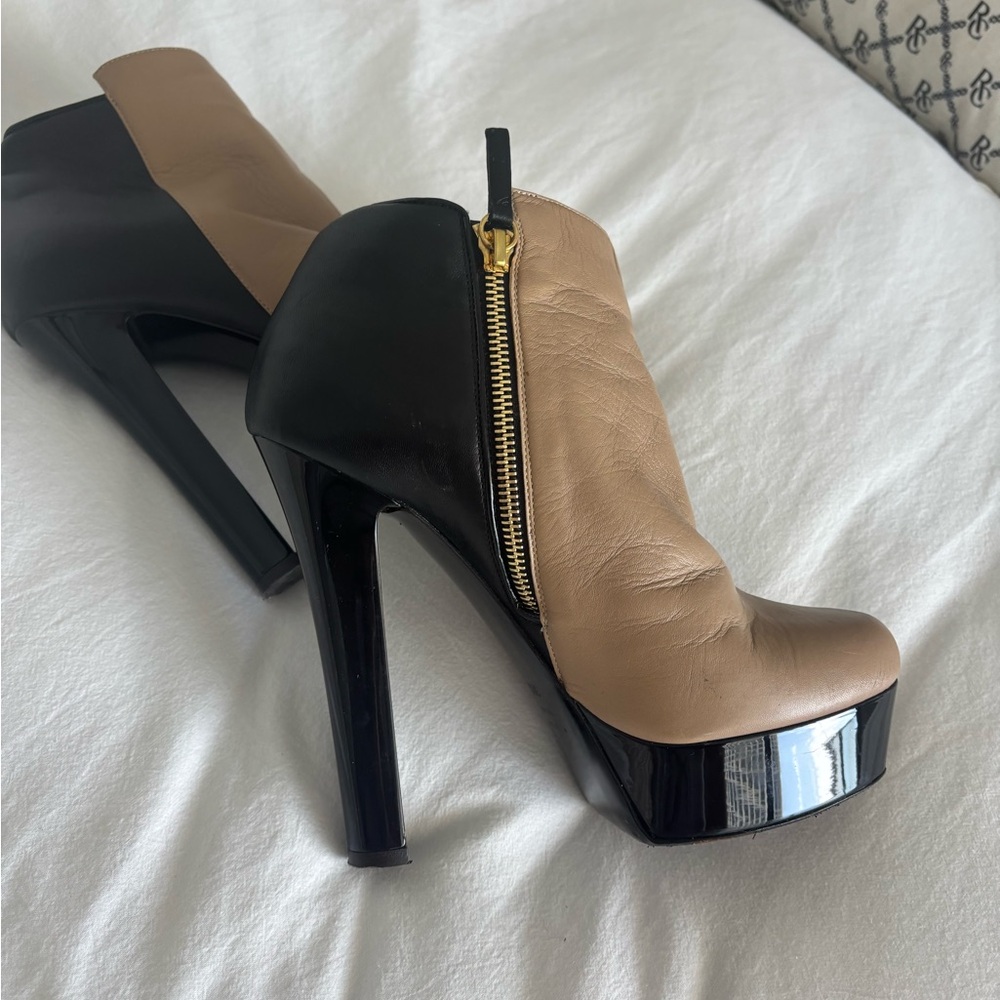 Elegant Black and Tan Platform Heels